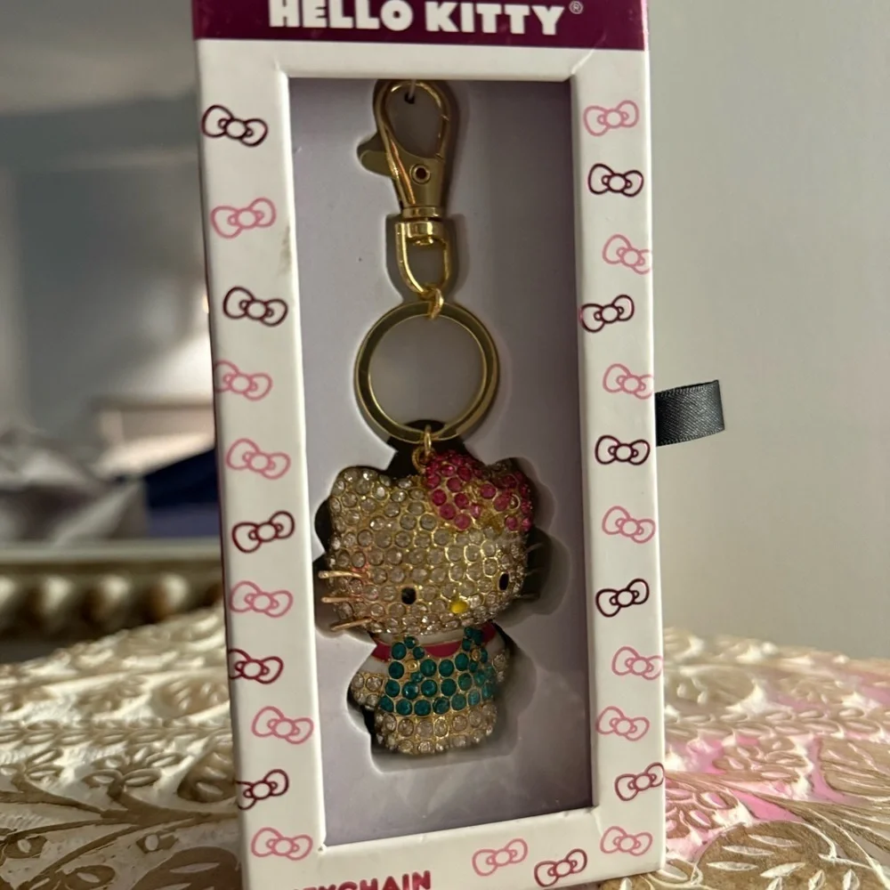 Hello Kitty add instant